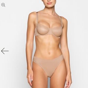 Skims No Show Unlined Balconette bra